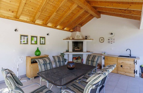 Paradiz House | Beautiful villa for 4 guests with WIFI, private pool, A/C, TV and terrace