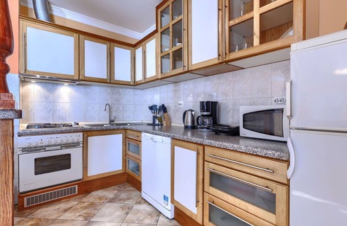 Rakotule House | Beautiful villa for 5 guests with WIFI, private pool, A/C, TV, terrace and pets allowed