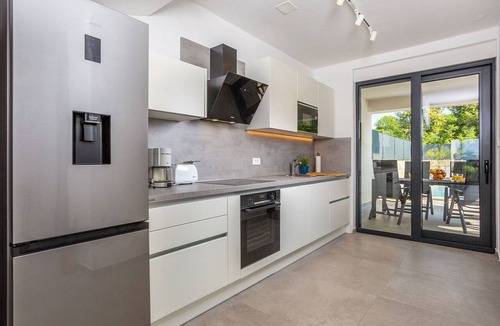 Bogovici House | Beautiful villa for 6 guests with A/C, private pool, WIFI, TV, terrace and pets allowed