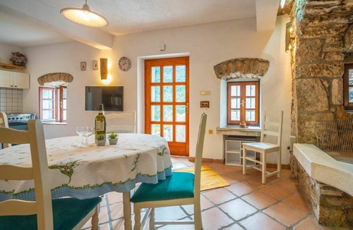 Sucici House | Beautiful villa for 6 people with WIFI, A/C, TV, terrace and panoramic view
