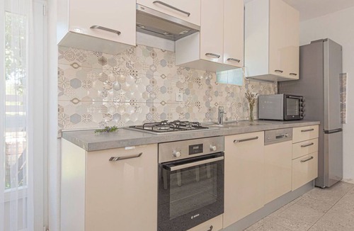 Oklaj House | Beautiful villa for 8 guests with WIFI, private pool, A/C, TV and patio