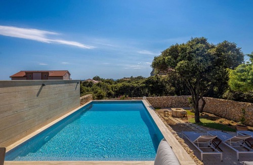 Kolan Villa | Beautiful Villa Terakota Mandre