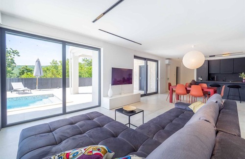 Risika Villa | Beautiful Villa TIMES with heated pool