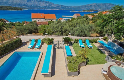 Lumbarda Villa | Beautiful Villa Veritas