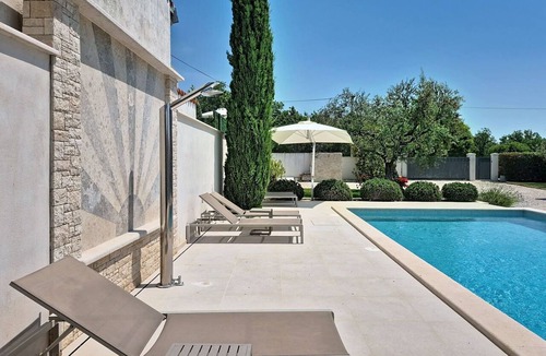Valica House | Beautiful villa with A/C, internet, private pool, hot tub, TV, terrace and pets allowed