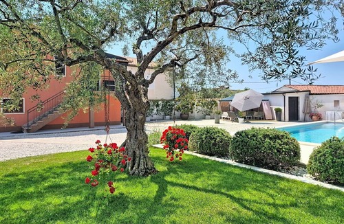 Valica House | Beautiful villa with A/C, internet, private pool, hot tub, TV, terrace and pets allowed
