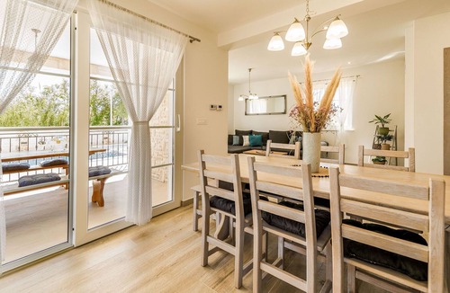 Privlaka Cabin | Beautiuful stonehouse Villa in Privlaka with heated pool, jacuzzi and sauna for 8 people