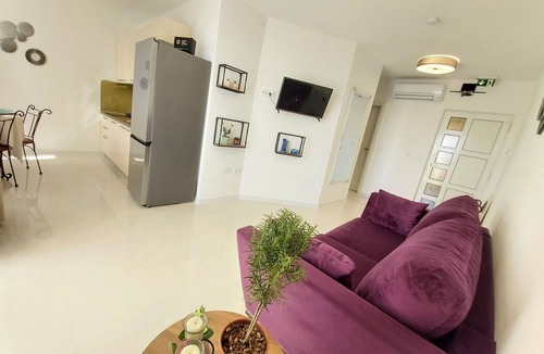 Businci Apartment | Beheiztes Schwimmbad, Familienferienwohnung by Interhome