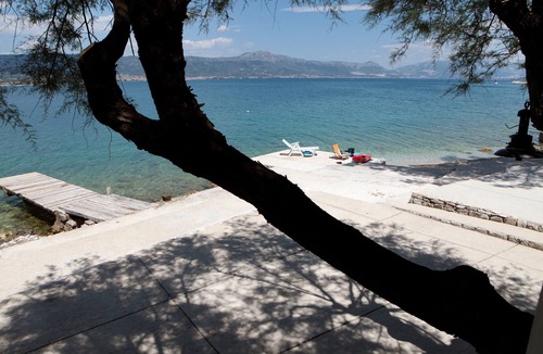 Arbanija Apartment | Big apt w large terrace&great sea view,close beach