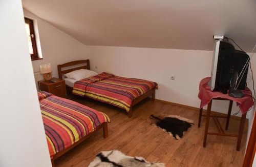 Perusic Bed & Breakfast | Bistro Kristina