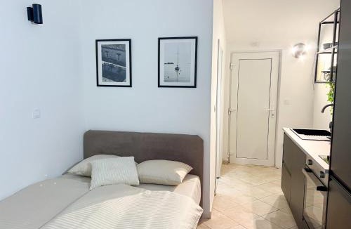 Gorica Apartment | Black n’ White
