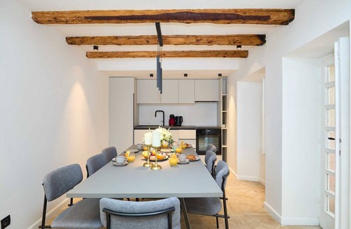 Pile Apartment | Black Water Bay house
