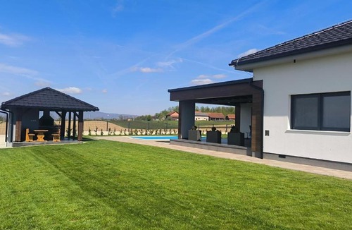 Pisarovina Villa | Blackberry Guesthouse