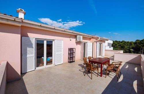 Zrce Apartment | BonVie Apartments in Center B1