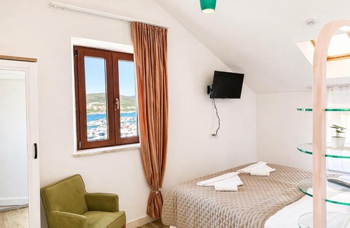 Trogir Hotel | Boutique Rooms Malo More - Old Town and Parking