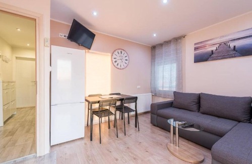Sukosan Apartment | Bračić Premium Apartments With Outdoor Pool and Sauna