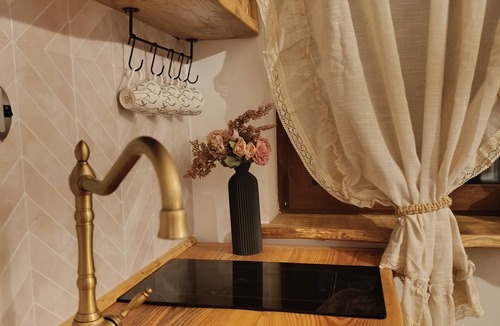 Ormoz Apartment | Butique apartmen with Sauna,Jacuzzi and Garden retreat