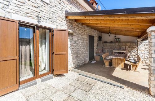 Mali Vareski House | Casa Agnija - Authentic Istrian holiday home with terrace and garden near the Sea