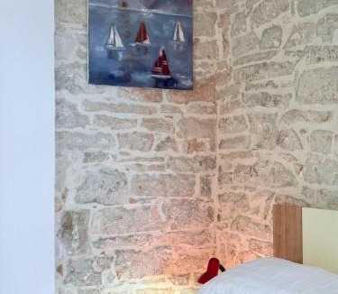 Mali Vareski House | Casa Pietra 27 , Authentic Istrian Stone House