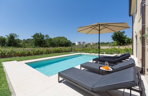 Tar House | Casa Rilassante Bianca Privatem Pool