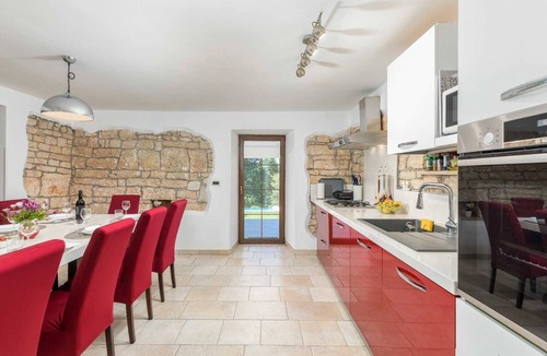 Jakovici Villa | Casa Serena – Your Istrian Paradise with Pool, Jacuzzi & Playground