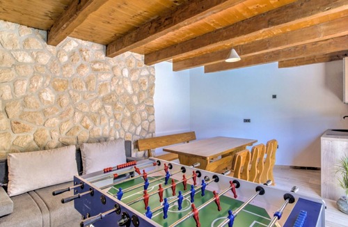 Novi Vinodolski Villa | Casa Verde with pool&whirpool by Villas Guide