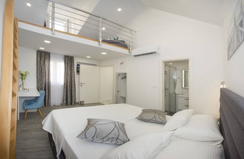 Split House | Central Old Town Rooms