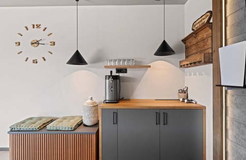 Ravna Gora House | Chalet "Forest Hill" mit Hallenbad by Interhome