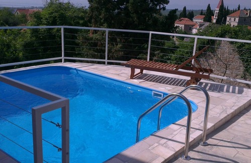 Bobovisca House | Charmantes Steinhaus mit Pool und Panoramablick by Interhome