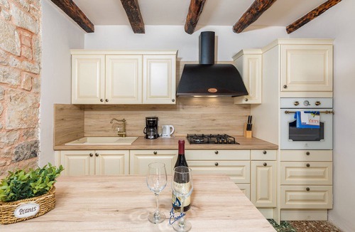 Peroj Villa | Charming 3-Bed Villa for 6, with Pool and Sea View