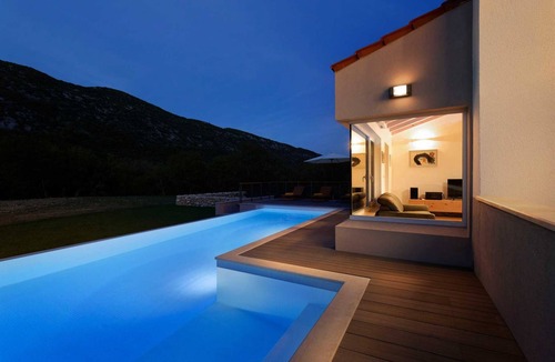 Zagvozd Villa | Charming 4-BR Villa Getaway for 8, with stunning view and heated pool