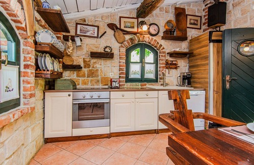 Maslenica House | Charming Holiday Home in Maslenica