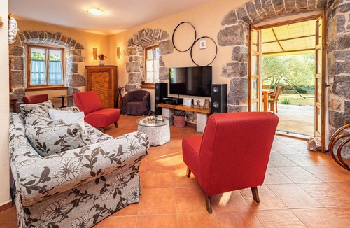 Skrbcici Villa | Charming old stone house with a swimming pool and olive grove