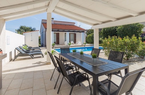 Sisan Villa | Charming villa with pool near Pula