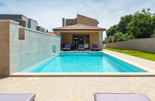 Sisan Villa | Charming villa with private pool near Pula