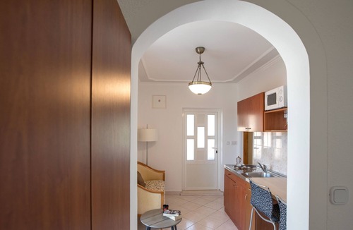 Stikovica Apartment | Comfort Seaside Lovely Seaview Apartment with Balcony, Terrace & Priv Parking
