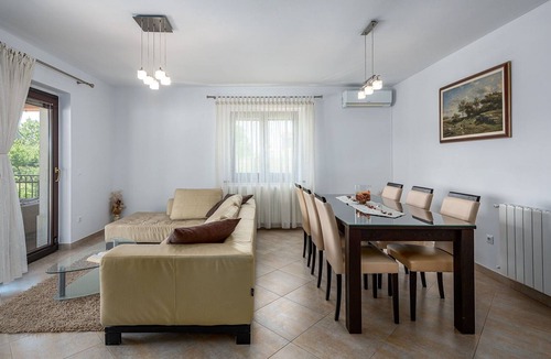 Tinjan Cabin | Comfortable family house with private pool, whirlpool and sauna for 6 people