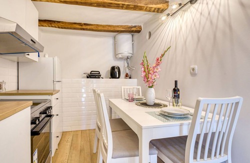 Rukavac Apartment | Cosy apartment for 3 guests with private pool, A/C, WIFI, TV and terrace