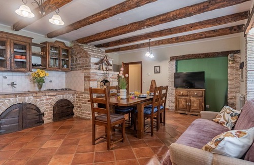 Jezenj Apartment | Cosy apartment for 4 guests with pool, WIFI, hot tub, TV, terrace and pets allowed