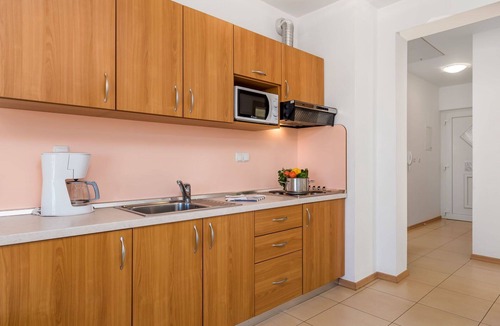 Banjol Apartment | Cosy apartment for 4 people with pool, A/C, WIFI, TV and terrace