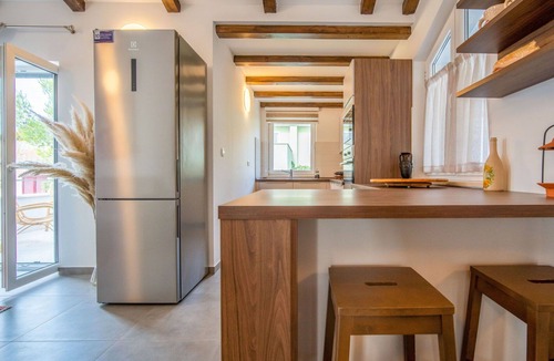 Artatore Apartment | Cosy apartment for 6 guests with A/C, hot tub, WIFI, TV and terrace
