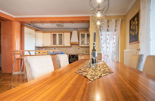 Viskovo Apartment | Cosy apartment for 6 guests with A/C, pool, WIFI, TV, balcony and panoramic view