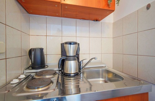 Vratarusa Apartment | Cosy apartment for 6 guests with A/C, WIFI, TV and patio