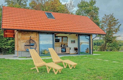 Bostanj Cottage | Cottage peaceful surroundings