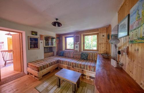 Zalec Apartment | Cottage surrounded by forests - The Sunny Hill
