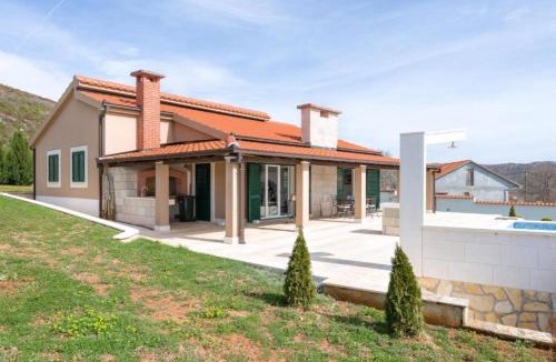 Klis Villa | Countryside Villa With Pool, Three Bedrooms