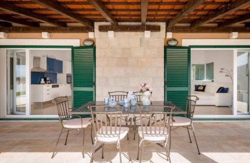 Klis Villa | Countryside Villa With Pool, Three Bedrooms