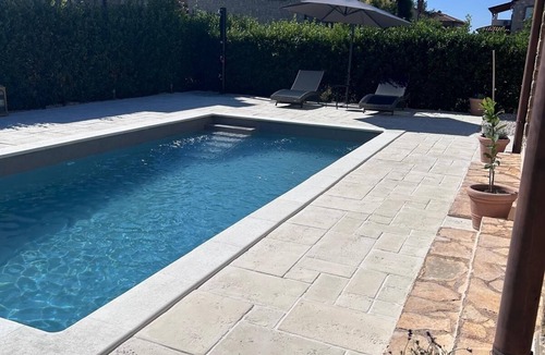 Cabrunici House | Cozy 4-bedroom house in perfect Čabrunići with pool.