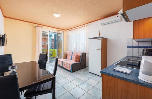 Đuba Apartment | Cozy apartment in Duba with WiFi