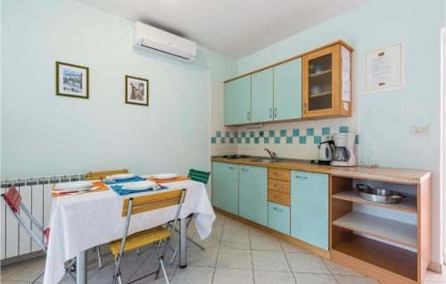 Sucici Apartment | Cozy Apartment In Moscenicka Draga